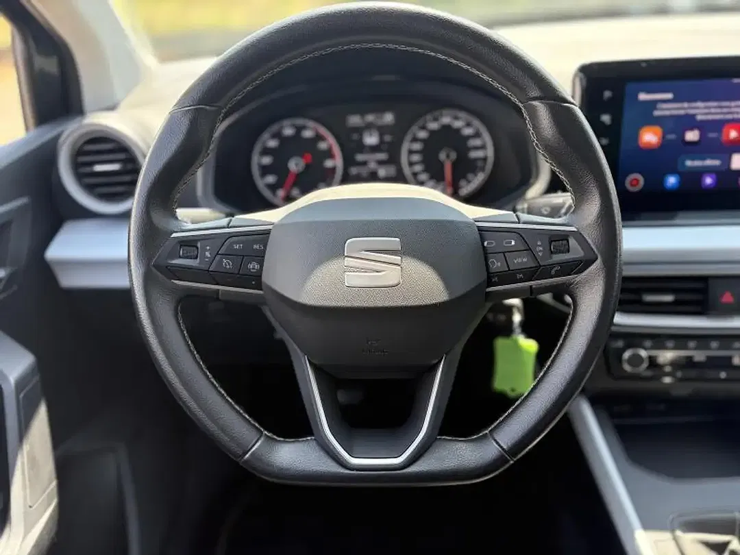 SEAT Arona - Thumbnail 4