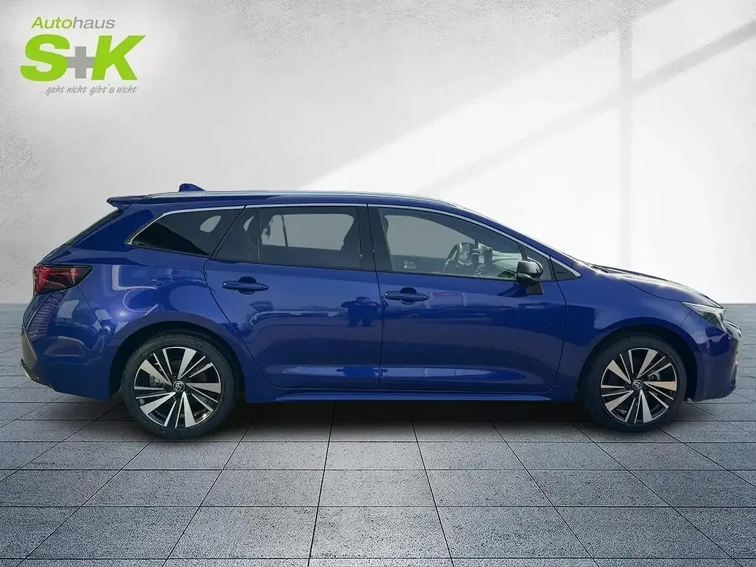 Toyota Corolla - Thumbnail 5