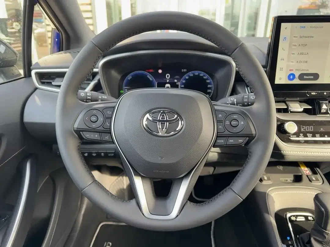 Toyota Corolla - Thumbnail 8