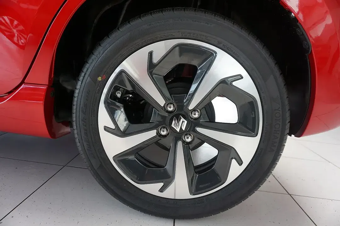 Suzuki Swift - Thumbnail 15
