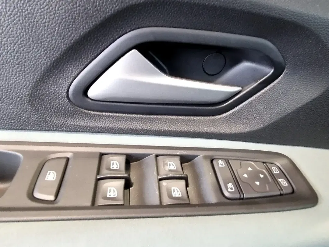 Dacia Sandero - Thumbnail 13