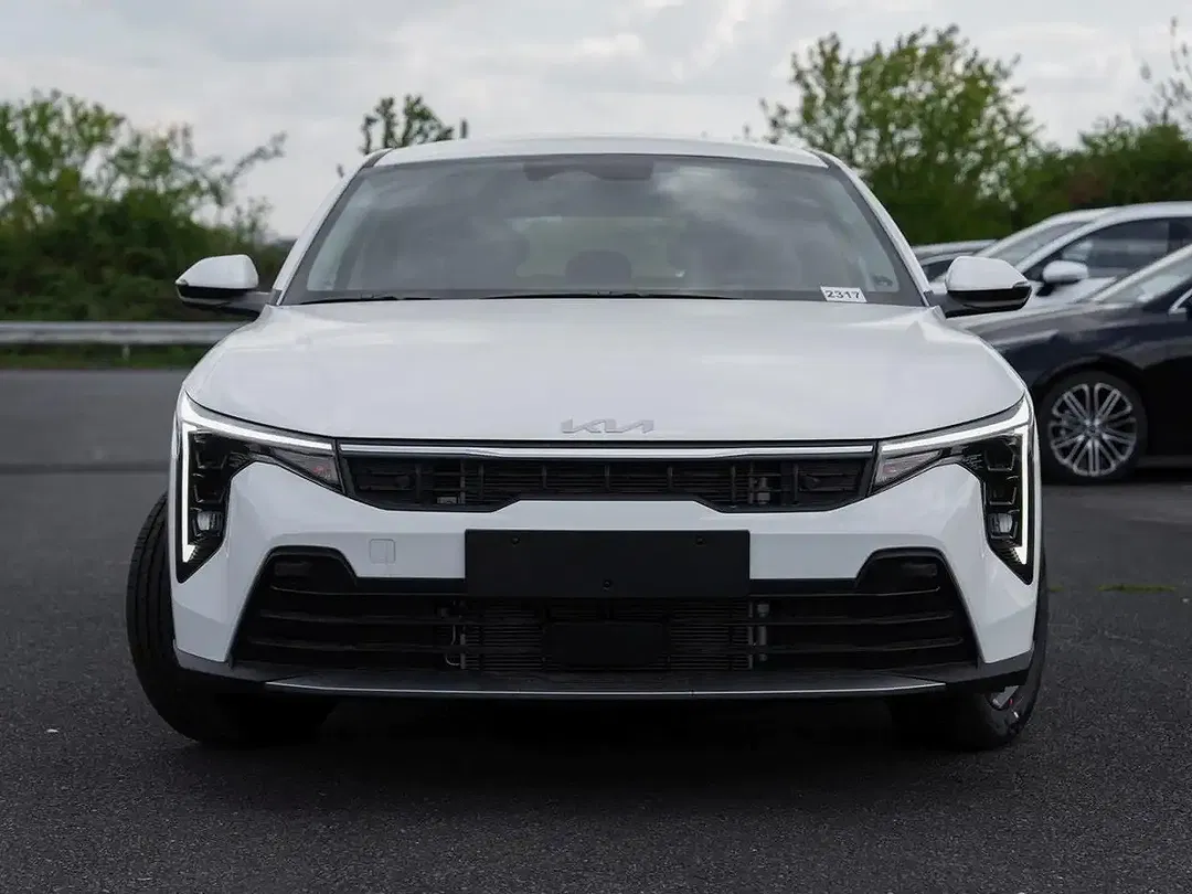 Kia K4 - Thumbnail 2