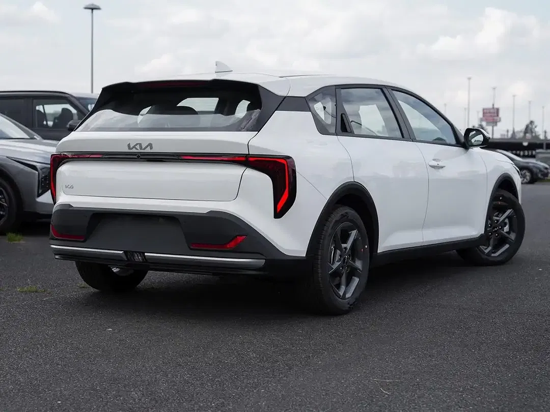 Kia K4 - Thumbnail 3