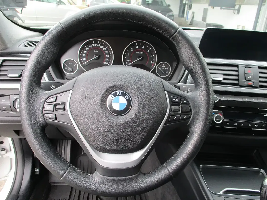 BMW 320 - Thumbnail 15