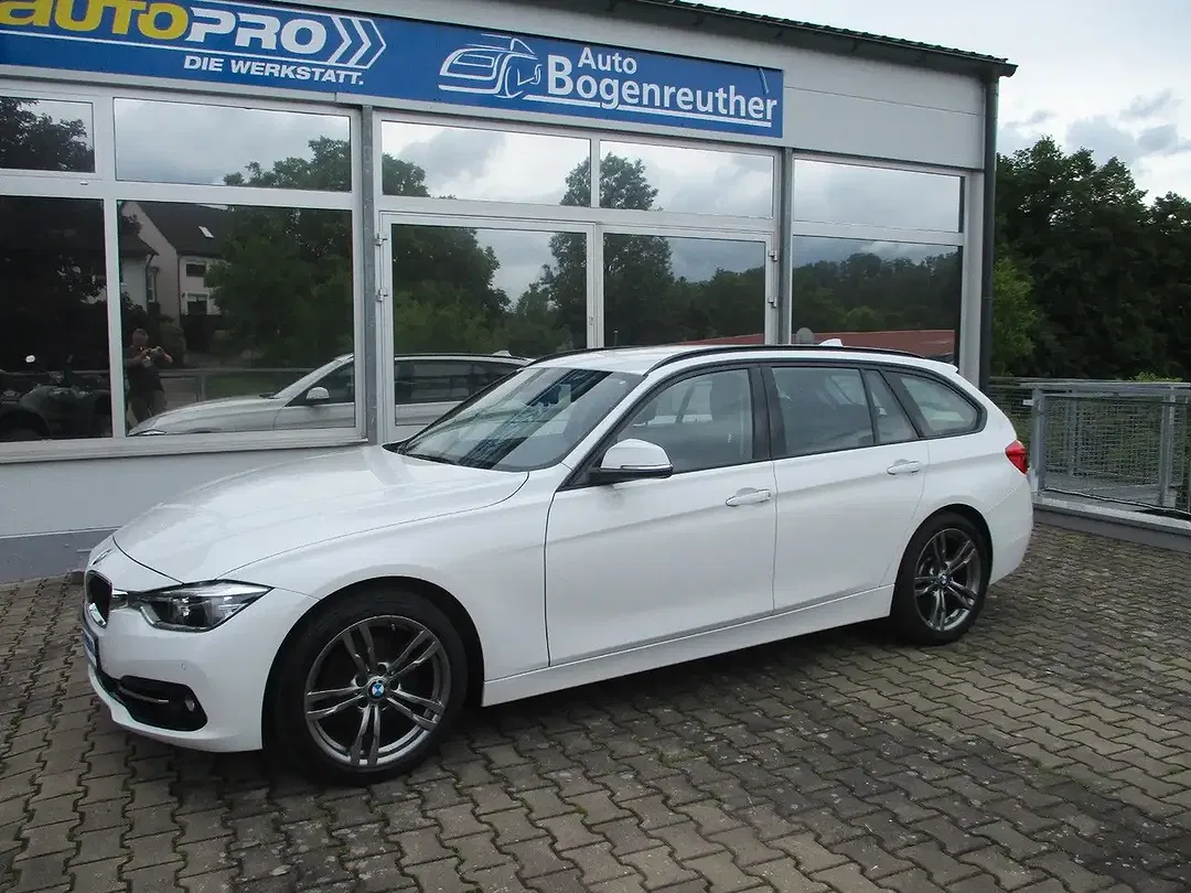 BMW 320 - Thumbnail 2