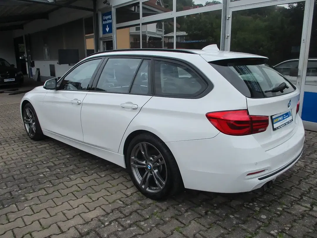 BMW 320 - Thumbnail 4