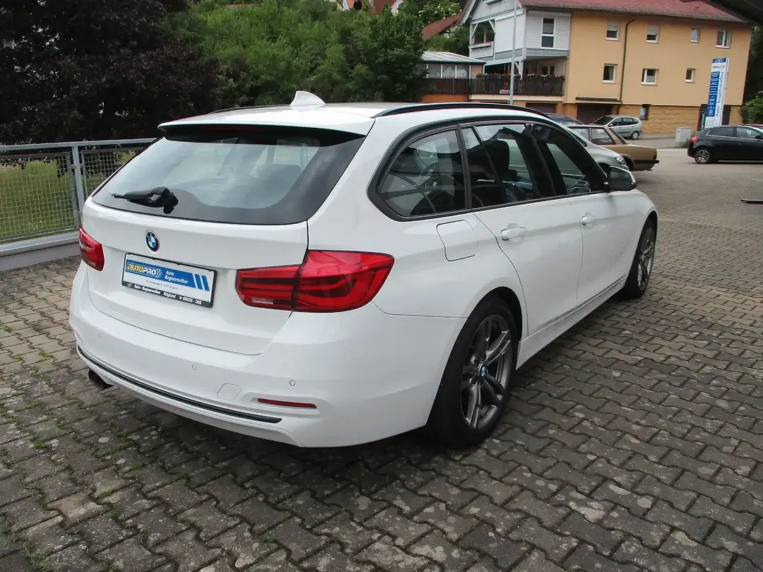 BMW 320 - Thumbnail 7
