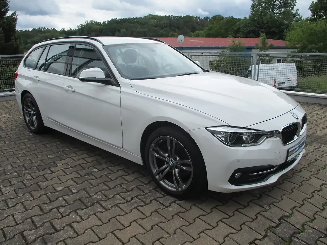 BMW 320 - Thumbnail 8