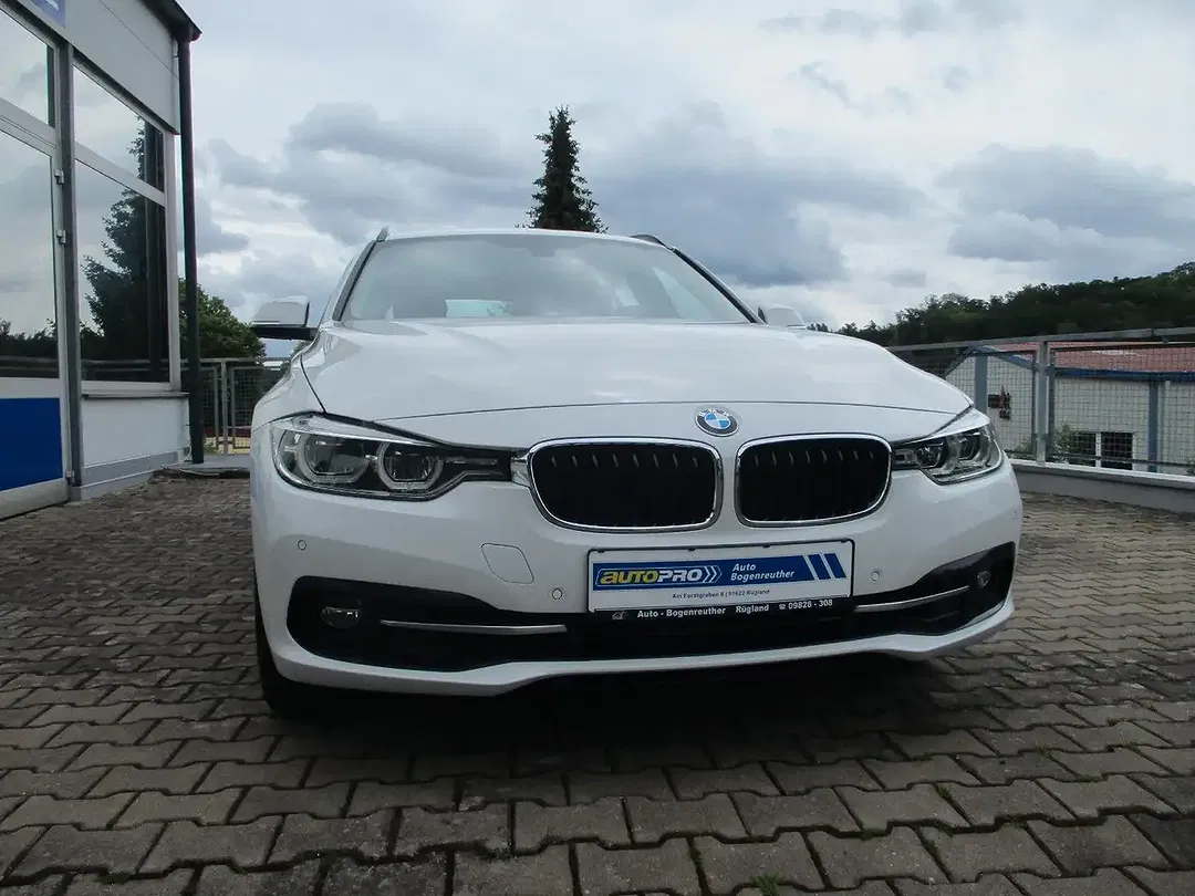 BMW 320 - Thumbnail 9