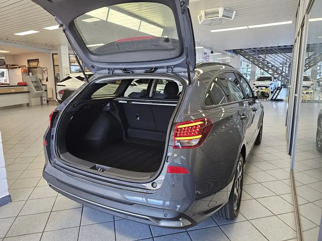 Hyundai i30 - Thumbnail 3