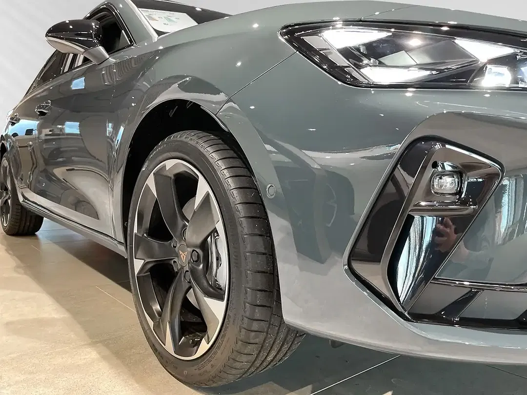 CUPRA Leon - Thumbnail 5