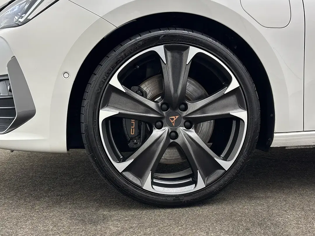 CUPRA Leon - Thumbnail 6