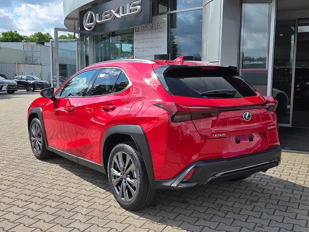 Lexus UX 300h - Thumbnail 4