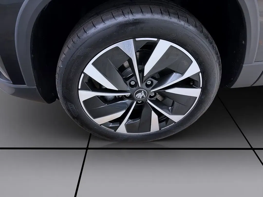 Skoda Karoq - Thumbnail 9