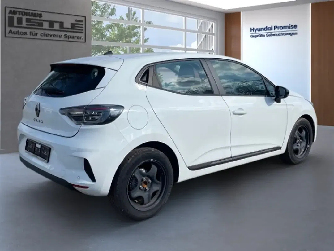 Renault Clio - Thumbnail 3