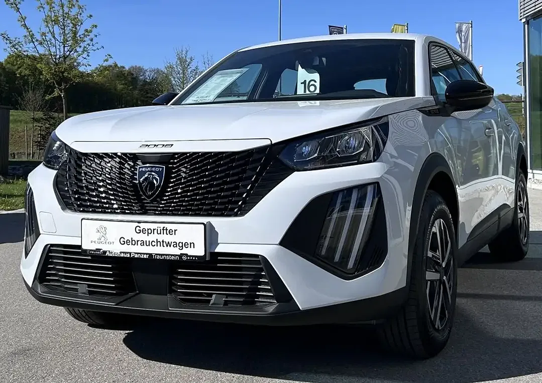 Peugeot 2008 - Thumbnail 3