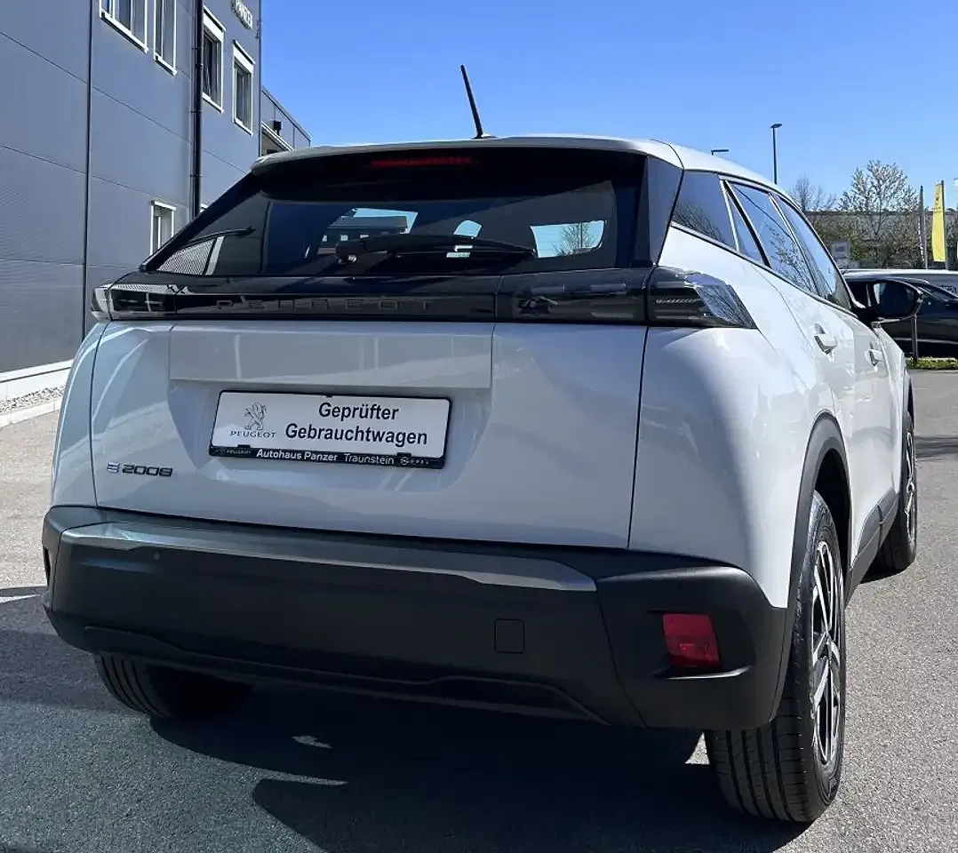 Peugeot 2008 - Thumbnail 4