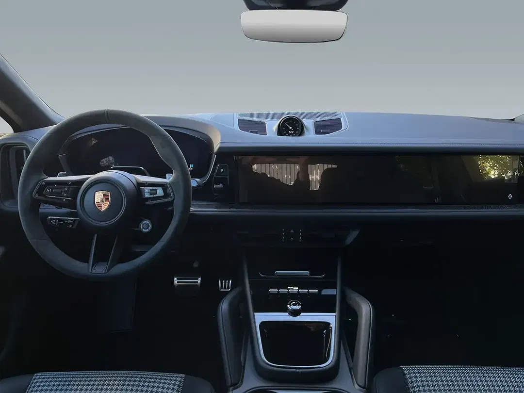 Porsche Cayenne - Thumbnail 9