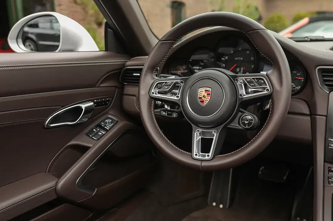 Porsche 991 - Thumbnail 2