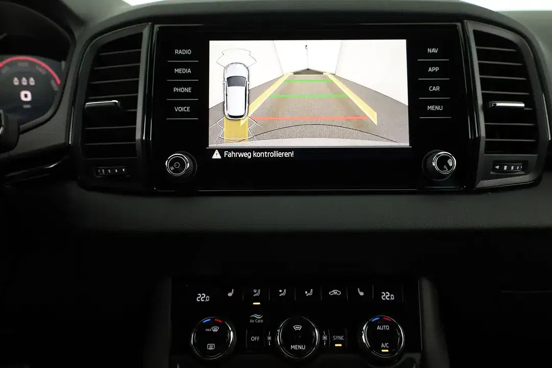Skoda Karoq - Thumbnail 7