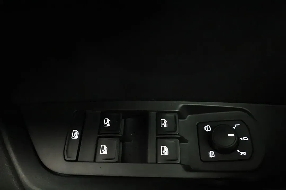 Skoda Karoq - Thumbnail 8