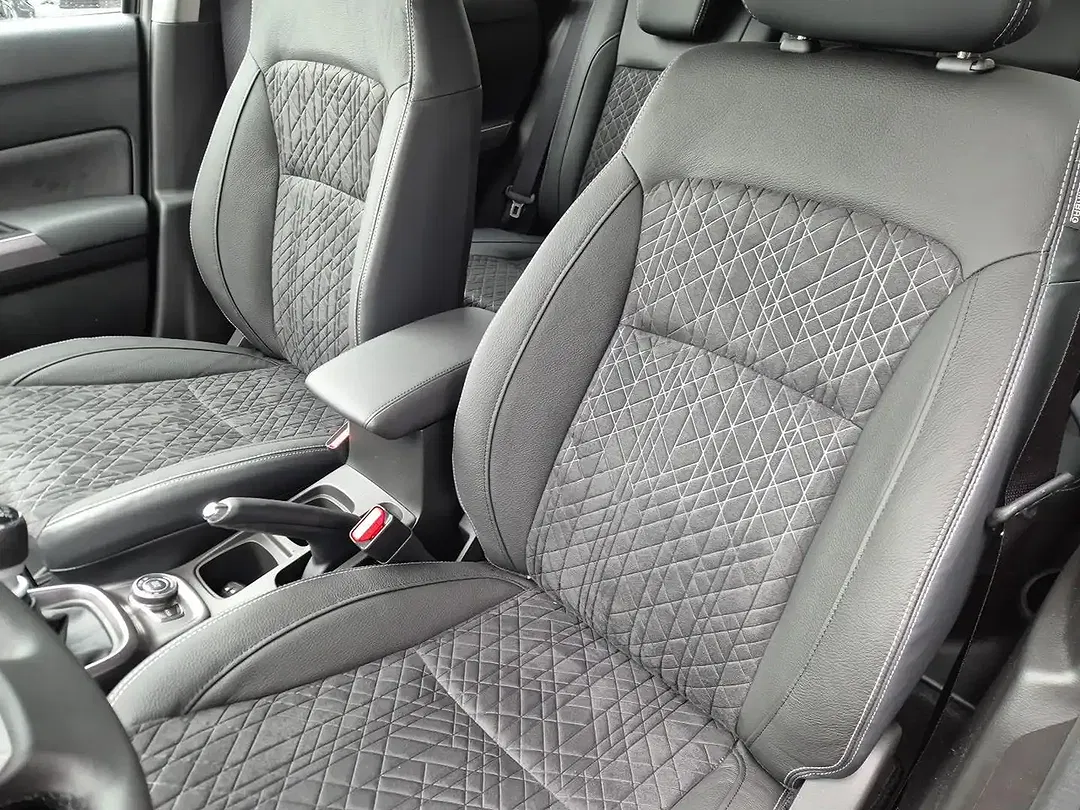 Suzuki Vitara - Thumbnail 12
