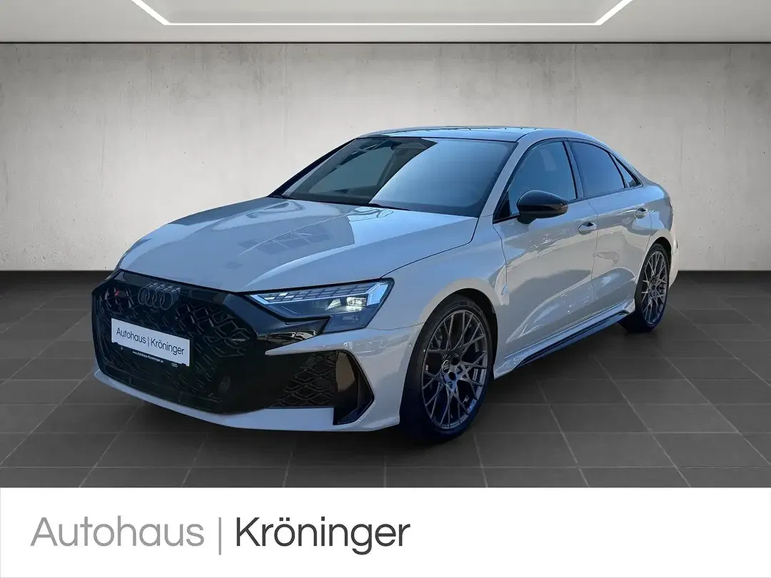 Audi RS3 - Thumbnail 1
