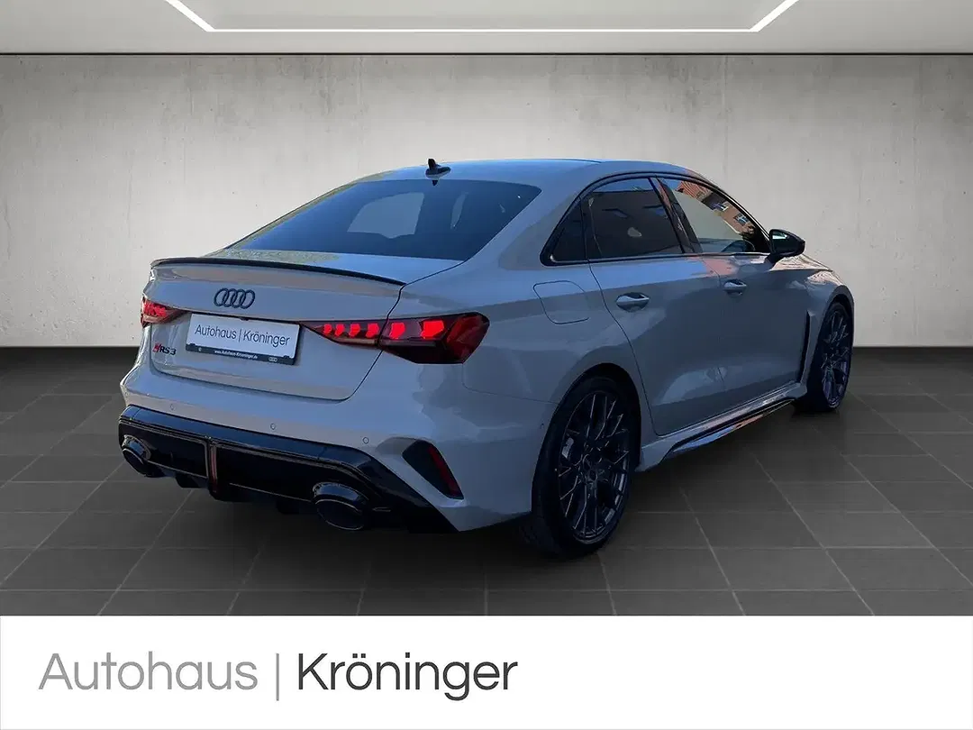 Audi RS3 - Thumbnail 2