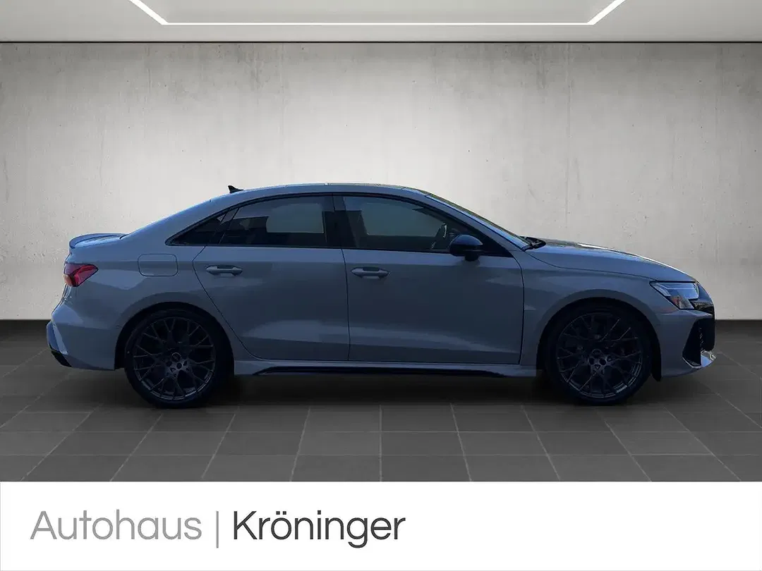 Audi RS3 - Thumbnail 4