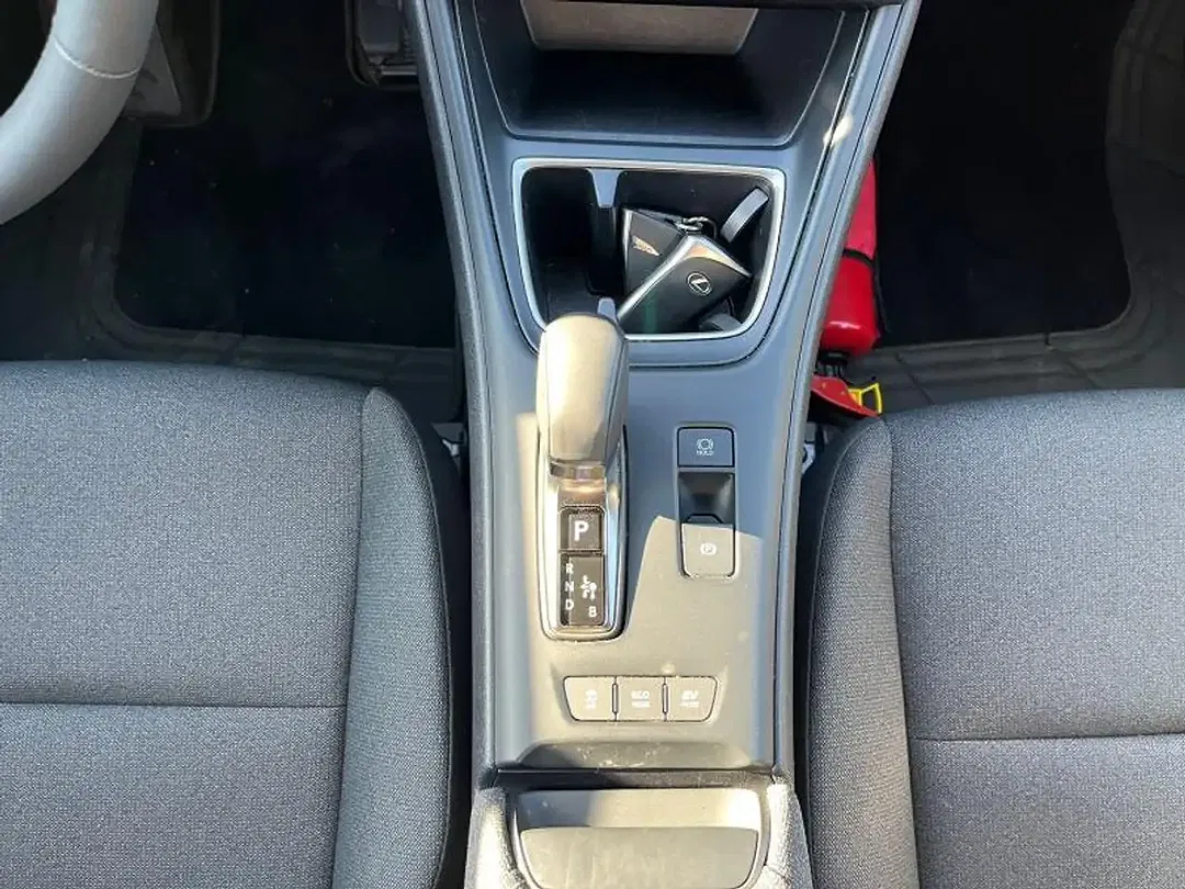 Lexus LBX - Thumbnail 13
