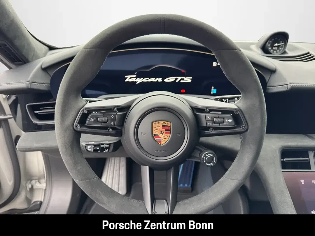 Porsche Taycan - Thumbnail 10