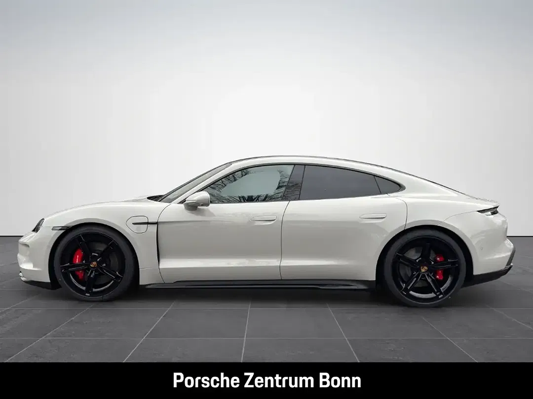 Porsche Taycan - Thumbnail 8