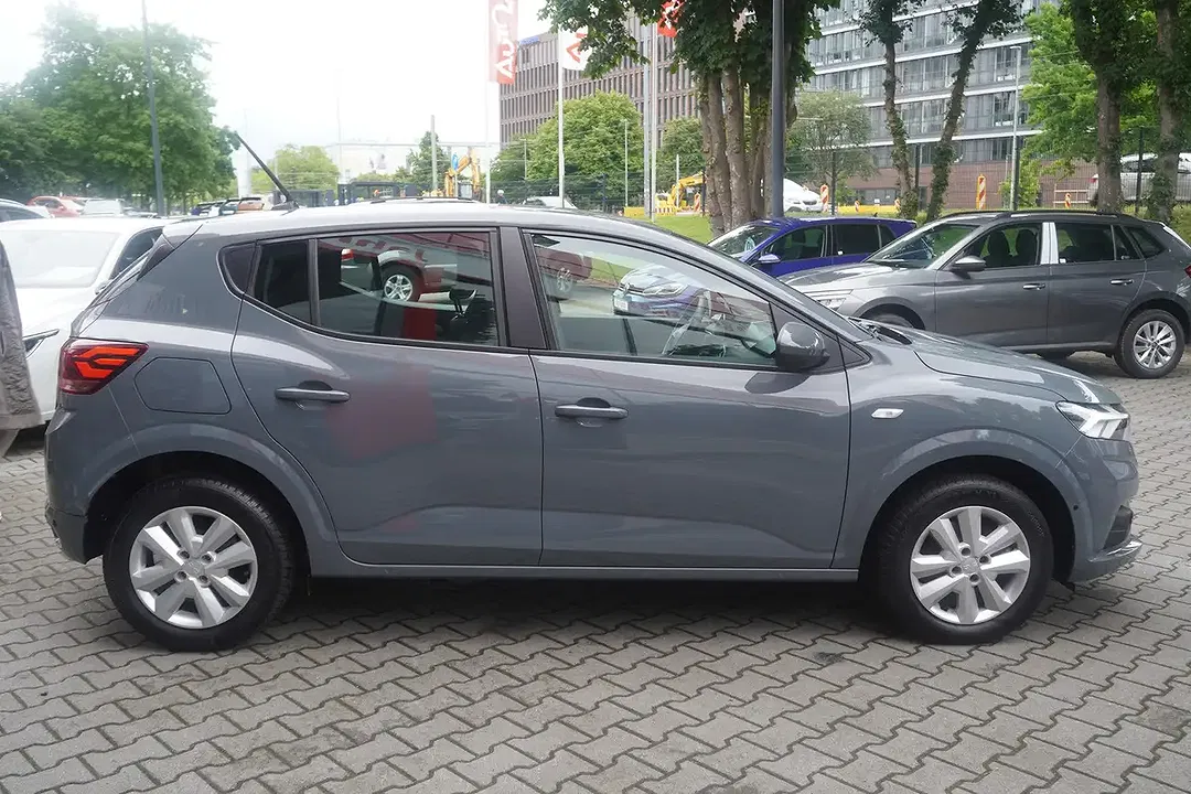 Dacia Sandero - Thumbnail 3