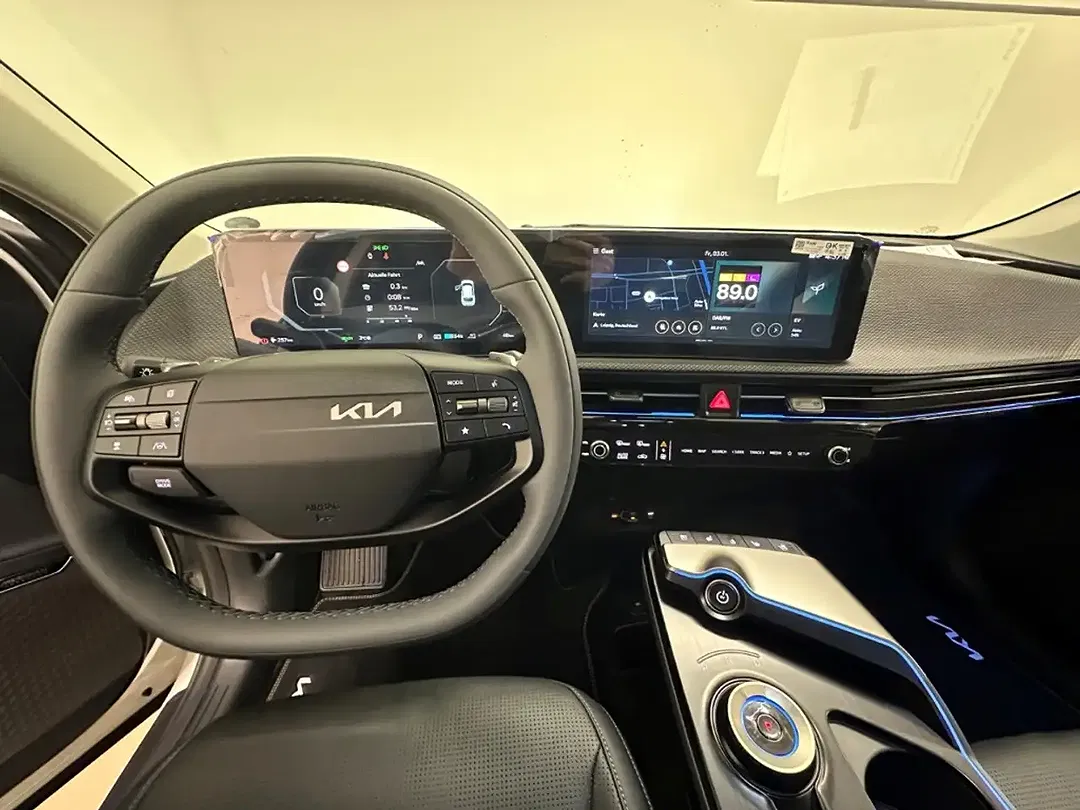 Kia EV6 - Thumbnail 9