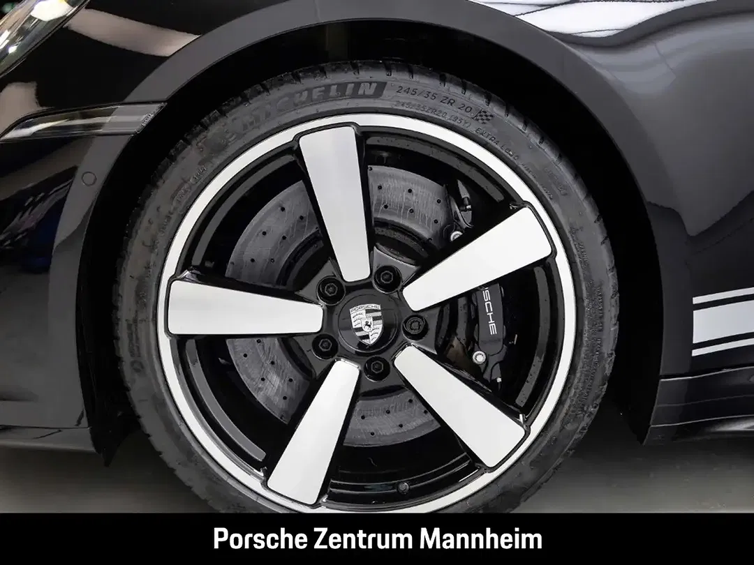 Porsche 992 - Thumbnail 8