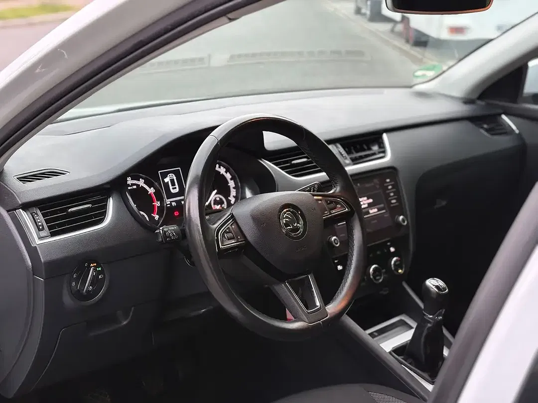 Skoda Octavia - Thumbnail 10