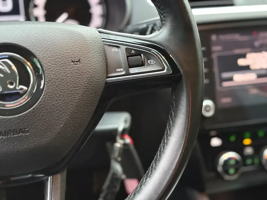 Skoda Octavia - Thumbnail 12