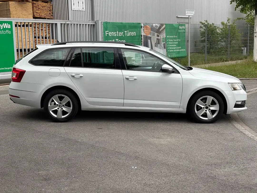 Skoda Octavia - Thumbnail 3
