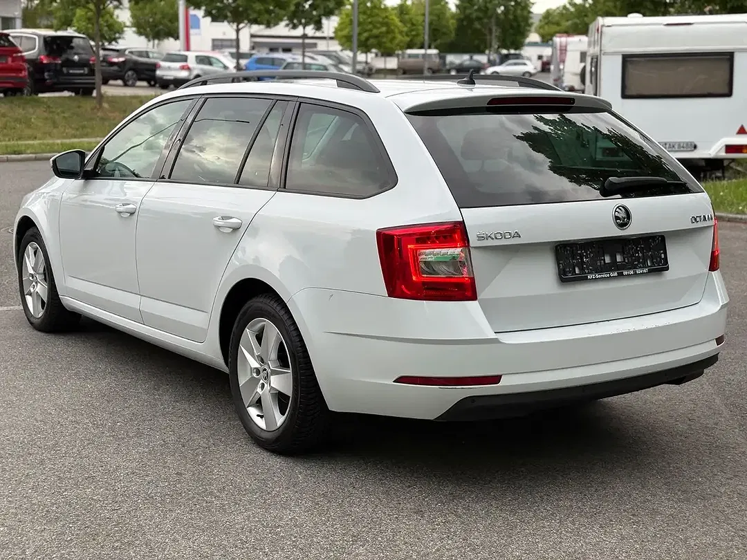 Skoda Octavia - Thumbnail 5