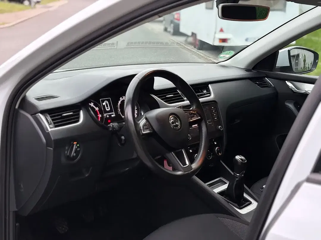Skoda Octavia - Thumbnail 7