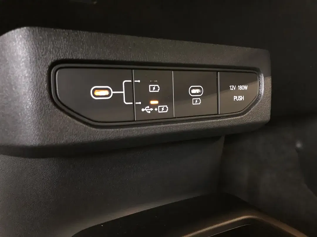 Kia EV4 - Thumbnail 12