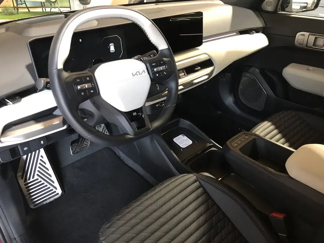 Kia EV4 - Thumbnail 5