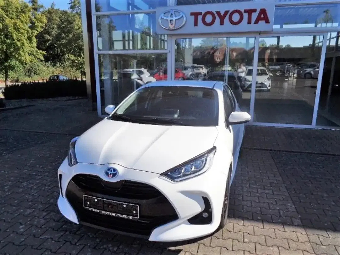 Toyota Yaris - Thumbnail 1