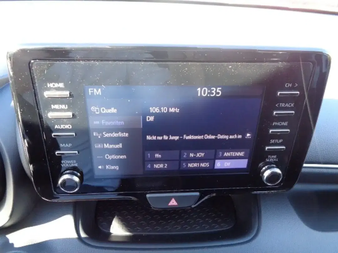 Toyota Yaris - Thumbnail 15