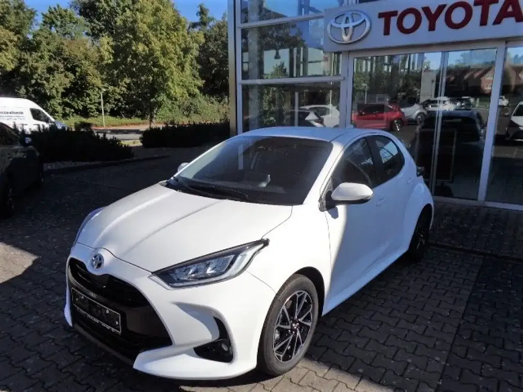 Toyota Yaris - Thumbnail 2