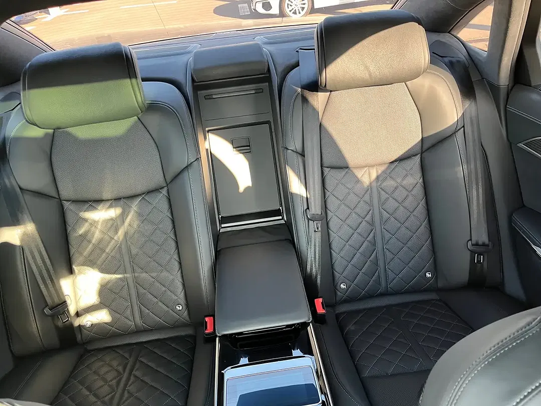 Audi S8 - Thumbnail 11