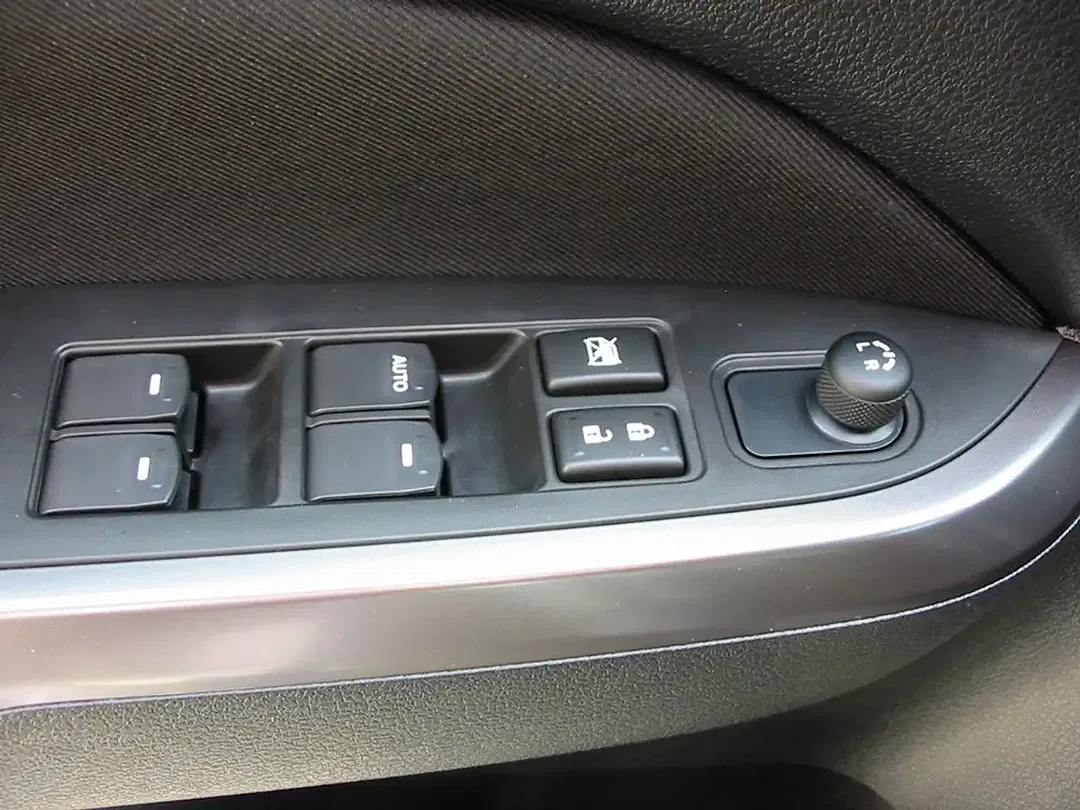 Suzuki Vitara - Thumbnail 12