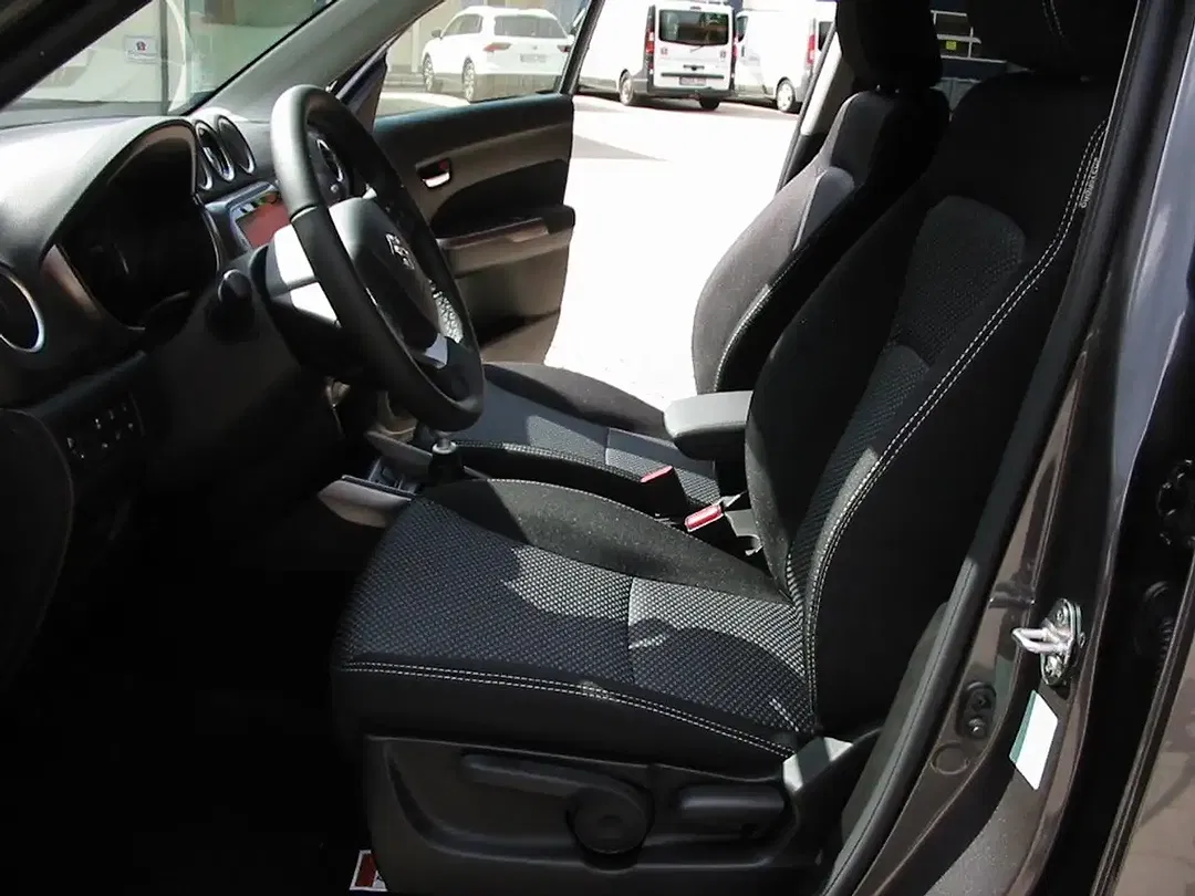 Suzuki Vitara - Thumbnail 21