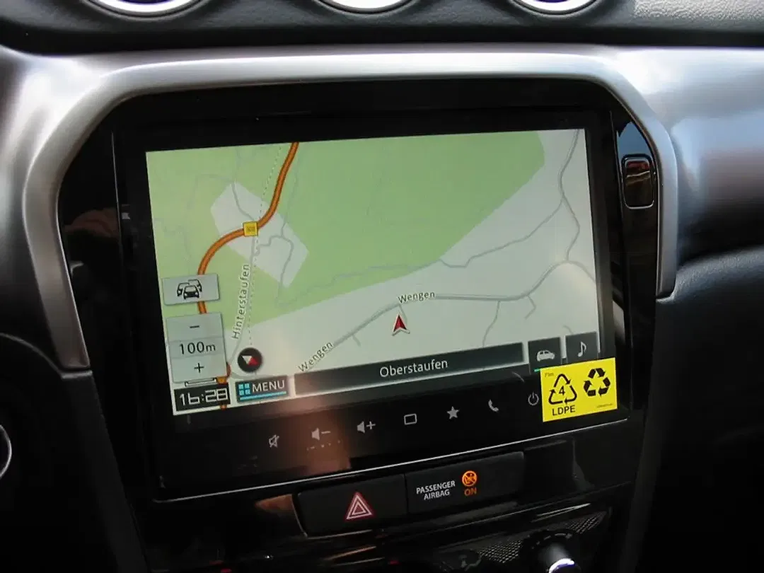 Suzuki Vitara - Thumbnail 6