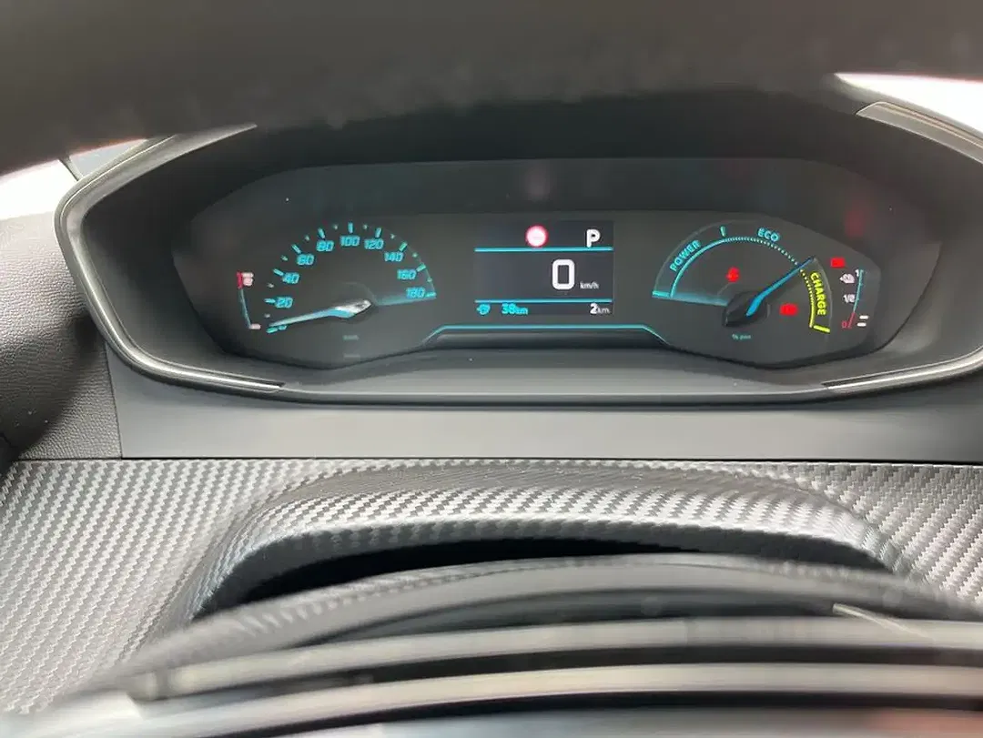 Peugeot 208 - Thumbnail 14